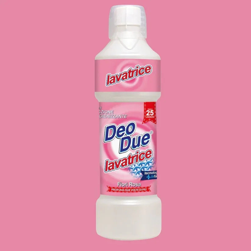 Detergent de rufe Deo Due Fiori Rosa 1L, sticlă roz și alb cu etichetă florală.