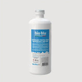 Detaliu etichetă albastră Detergent rufe profesional Deo Due, flacon alb 1 kg.