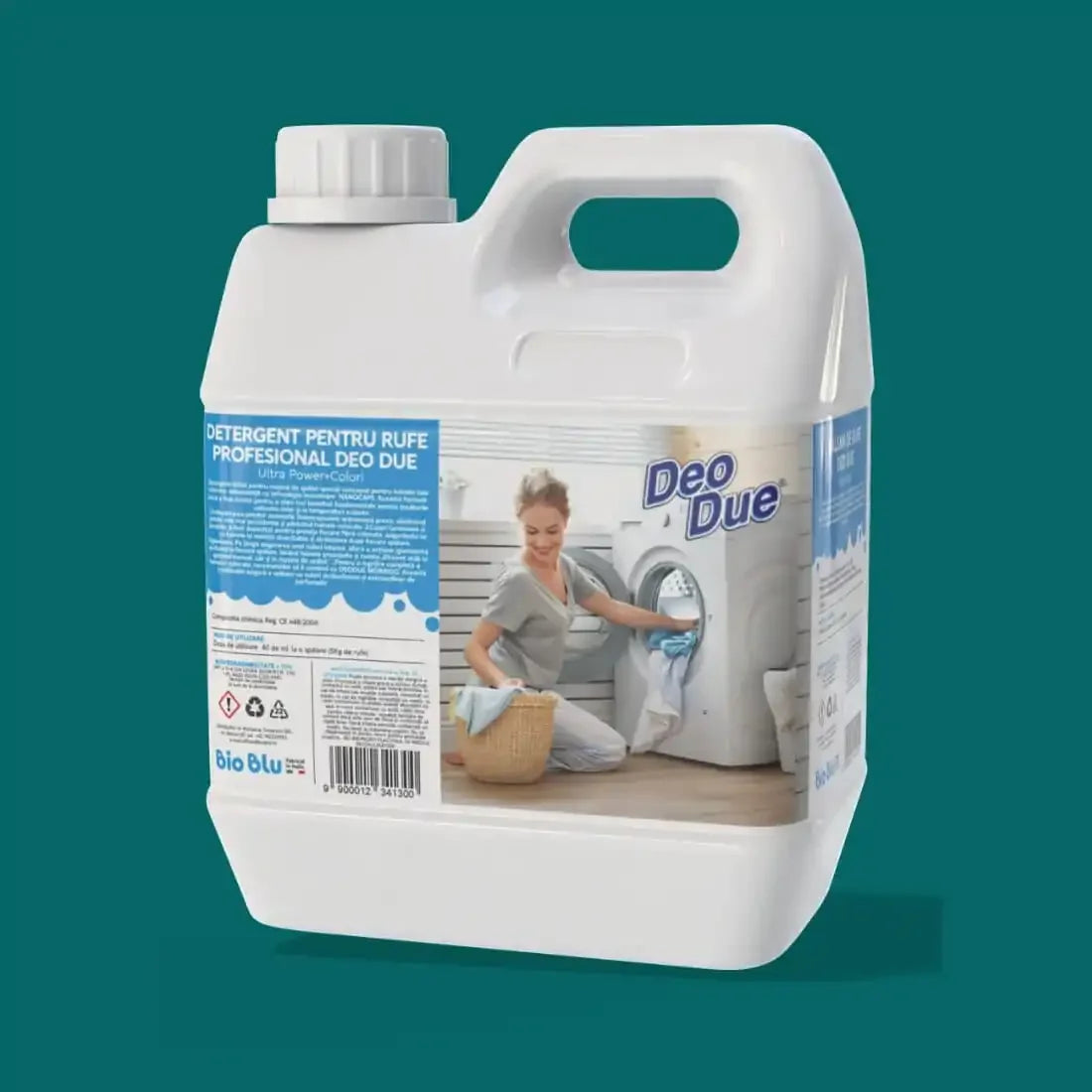 Recipient alb cu capac, etichetă albastră, detalii utilizare detergent rufe, imagine femeie la mașină spălat.