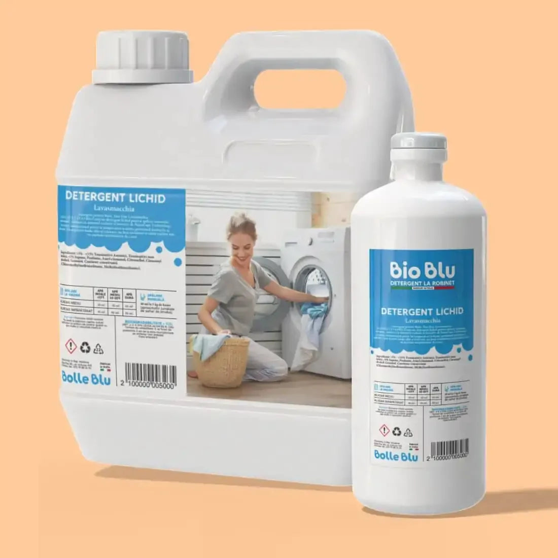 Detergent lichid Bio Blu Lavasmacchia 1kg și 3kg, ambalaj alb, etichetă albastră.