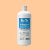 Sticlă albă 1kg detergent lichid Bio Blu Lavasmacchia cu etichetă albastră și detalii text instrucțiuni.