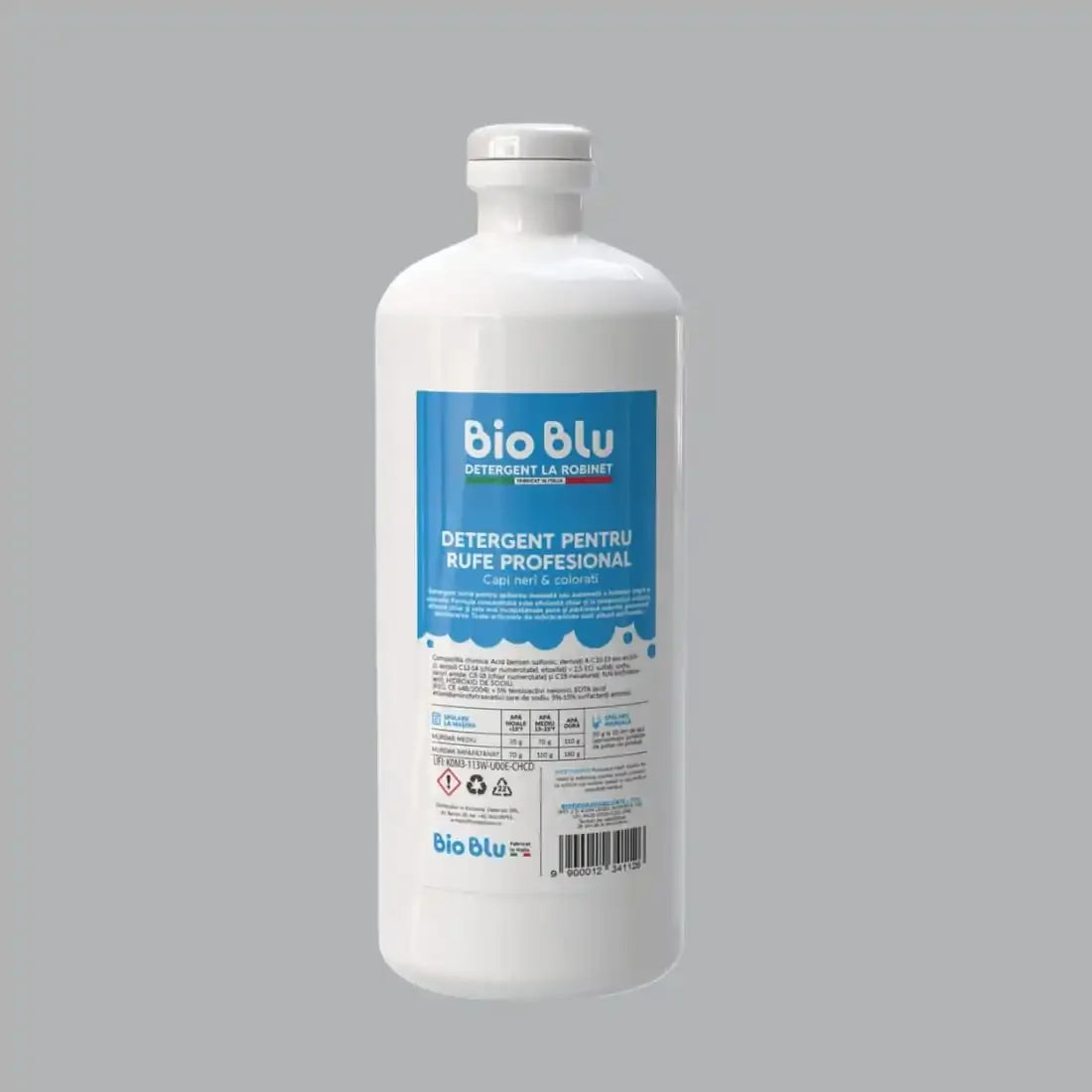 Detaliu etichetă detergent rufe Bio Blu, alb-albastru, ingredientele vizibile.