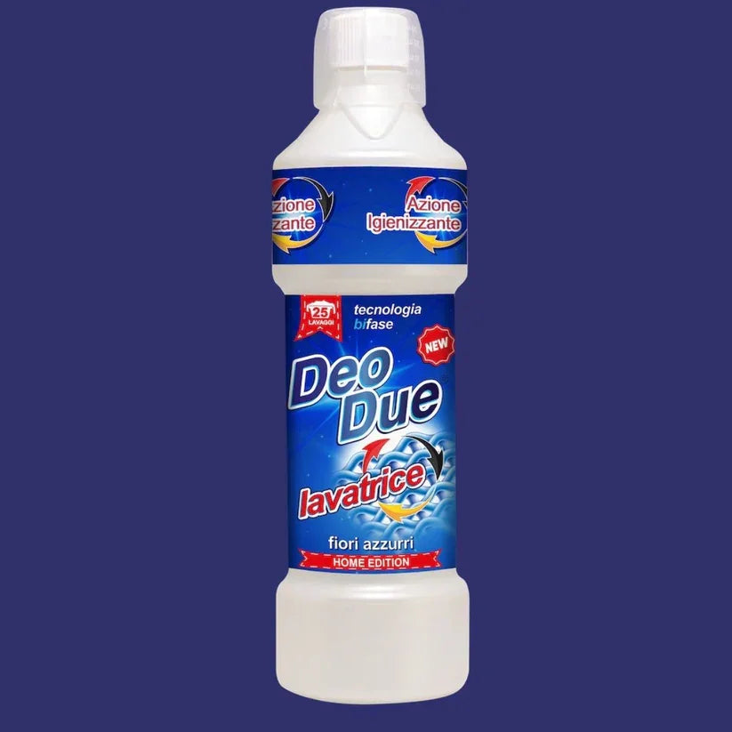 Detergent rufe Deo Due Fiori Azzurri 1L, sticlă albă cu etichetă albastră, capac alb.