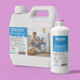 Detergent LAVALANA & DELICATI 1kg, alb, pentru lână și mătase, fundal violet.